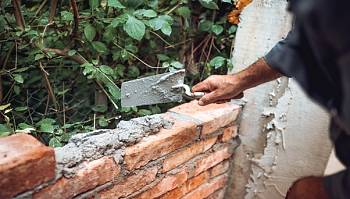 Asbestos exposure in brick and stone masons